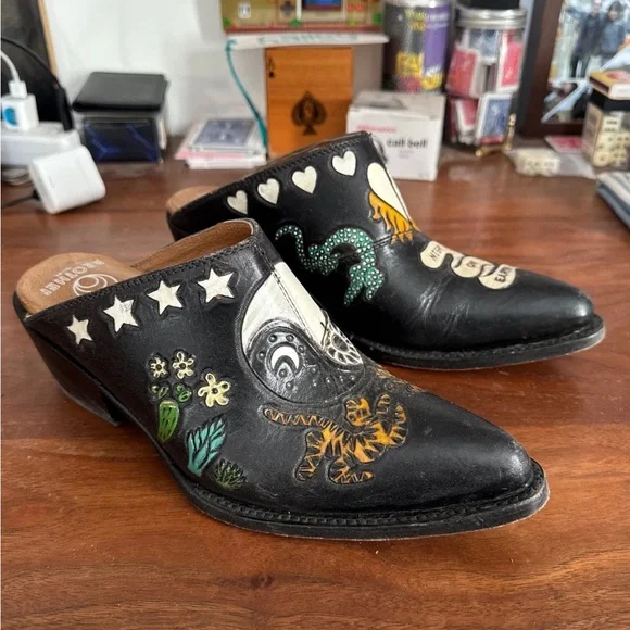 Brother Vellies’ 2020 Doodle Mule from their 2020 collection. - Picture 5 of 14